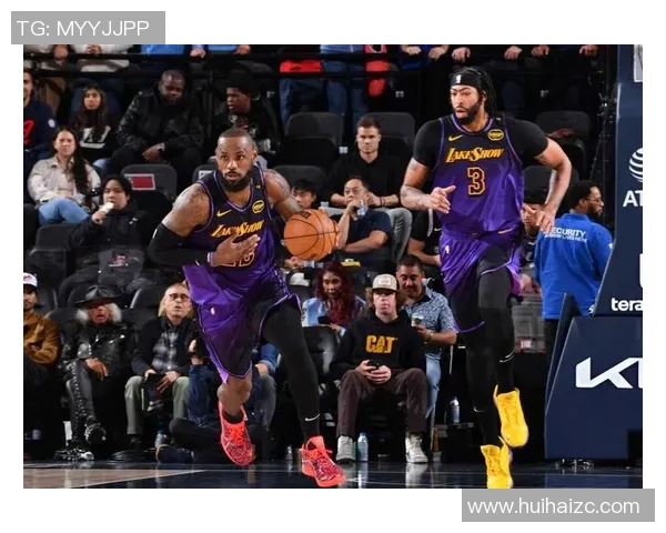 湖人新三巨子，合砍75分！詹姆斯回归，他真的要换人物了